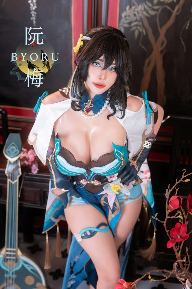 Byoru以大胆的cosplay风格诠释“崩坏星穹铁道”角色阮·梅