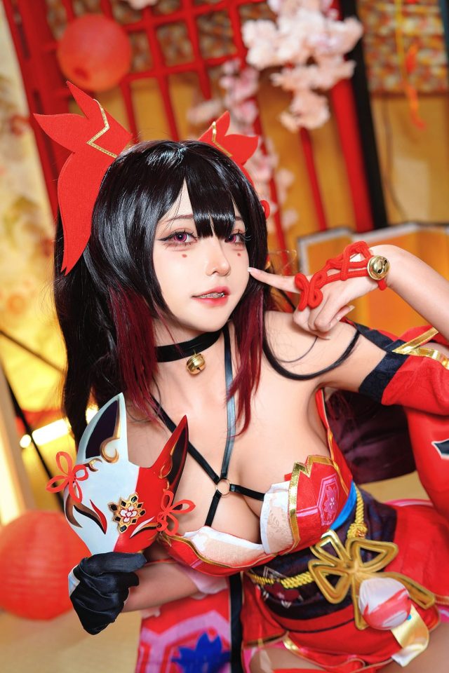 星穹铁道的绚烂花火：泰国coser Zouka变身可爱迷人的花火