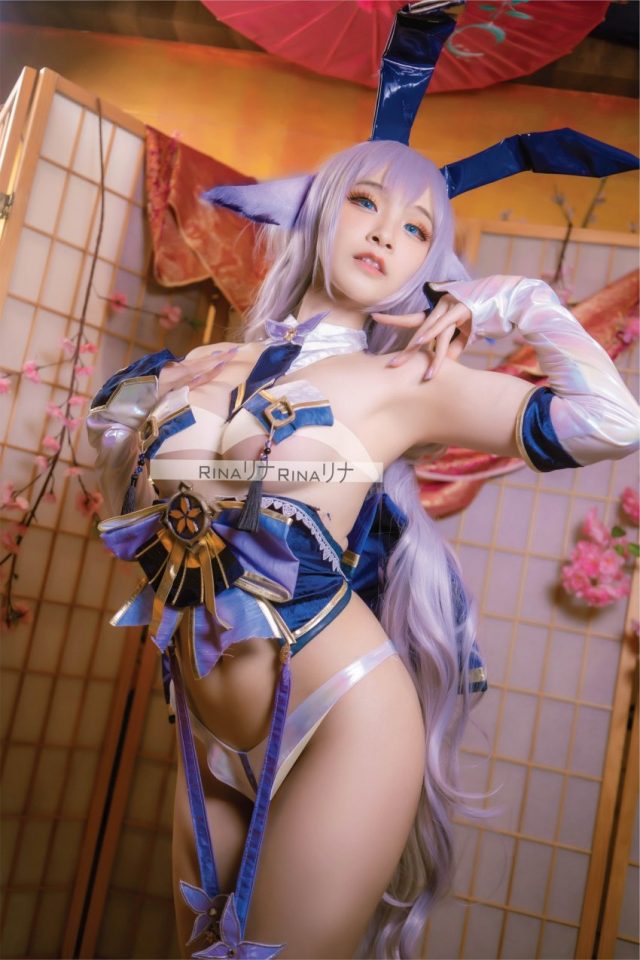 日本coser Rina性感的“缺布料版”信浓cosplay引爆二次元风波