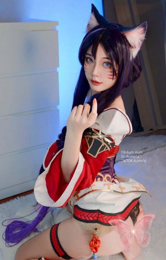 coser AumAum化身《英雄联盟》阿狸，再现九尾妖狐的迷人魅力