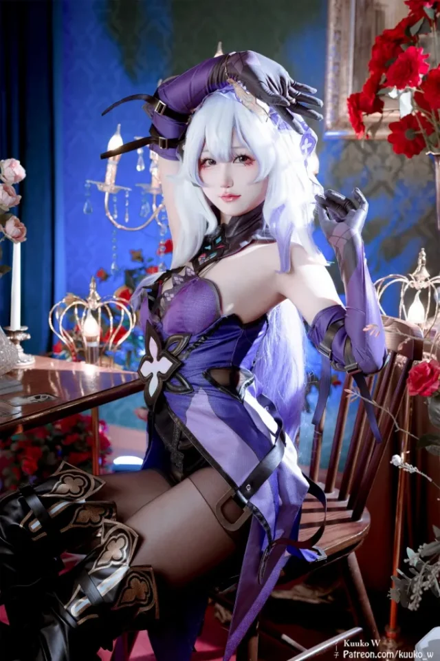 越南女coser Kuuko W化身神秘优雅的记忆女神“黑天鹅”