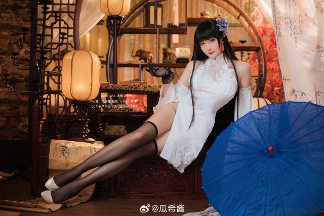 瓜希酱cos《碧蓝航线》逸仙，展现美轮美奂的性感魅力！