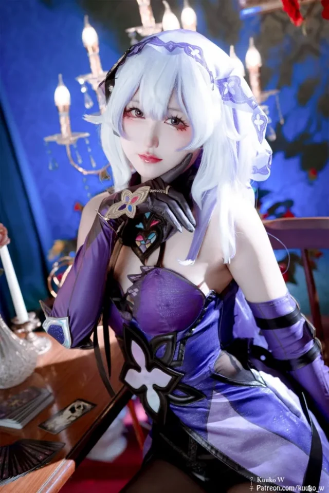 越南女coser Kuuko W化身神秘优雅的记忆女神“黑天鹅”