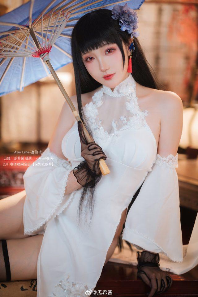 瓜希酱cos《碧蓝航线》逸仙，展现美轮美奂的性感魅力！