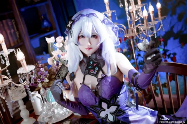 越南女coser Kuuko W化身神秘优雅的记忆女神“黑天鹅”