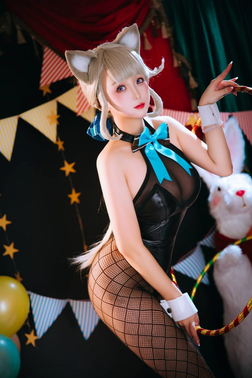 捕捉夜色中的精灵：“兔女郎”日奈娇的COSPLAY艺术诱惑