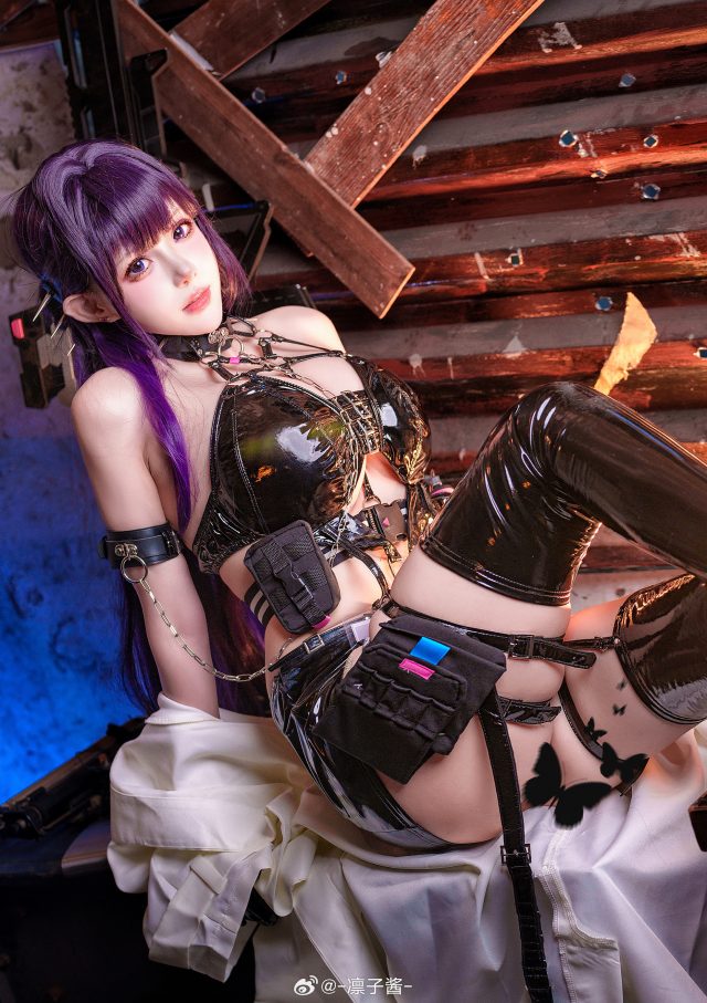 梦幻现实：凛子酱演绎《胜利女神：妮姬》米哈拉的绝美COSPLAY