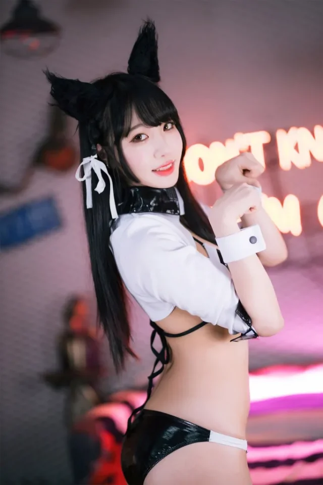 碧蓝航线COSPLAY：Sooflower再现“舰娘”爱宕的迷人魅力