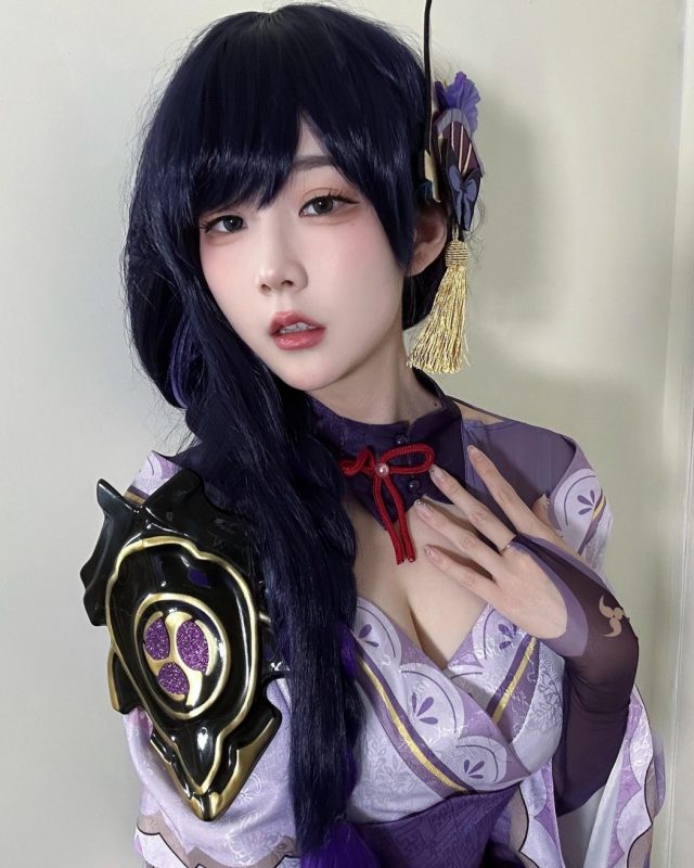 女BLV LPL Kitty在游戏《原神》中cosplay充满魅力的雷电将军