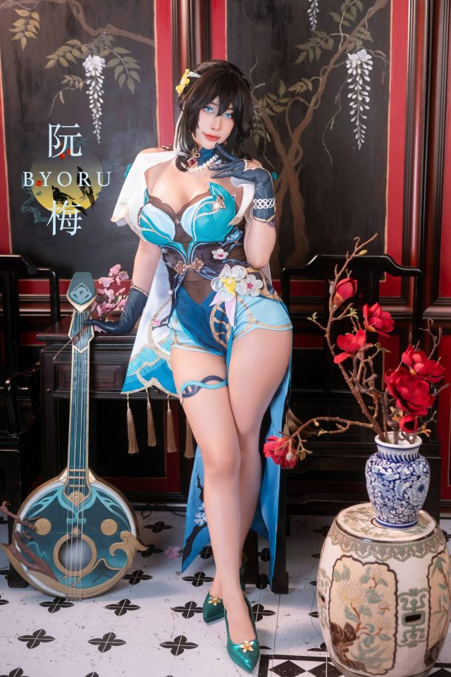 Byoru以大胆的cosplay风格诠释“崩坏星穹铁道”角色阮·梅